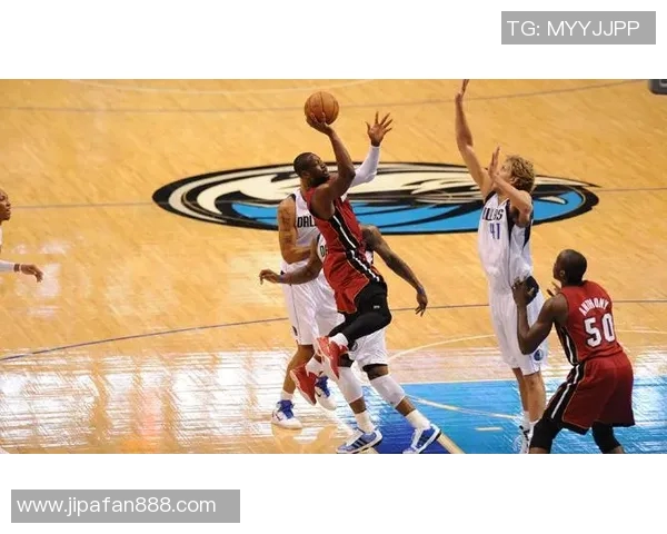 雷霆与火箭圣诞大战激情碰撞NBA赛场再掀热潮