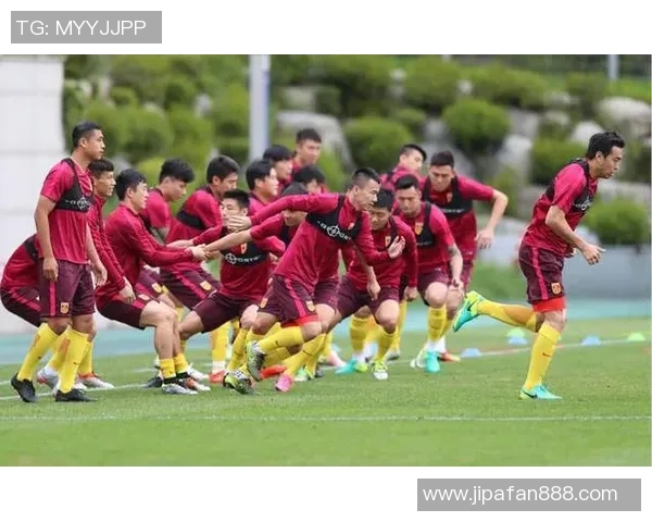 阿联酋与乌兹别克足球对决精彩纷呈双方实力碰撞引发热烈期待